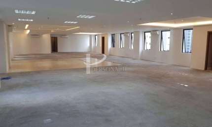 Conjunto comercial, 308m², vão livre, 6 banheiros, 4 vagas, para venda, Cidade Monções.
