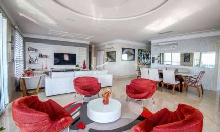 Luxuoso Apartamento à Venda, com 297 m² de área útil privativa, 04 suites e 06 vagas, no Condomíni