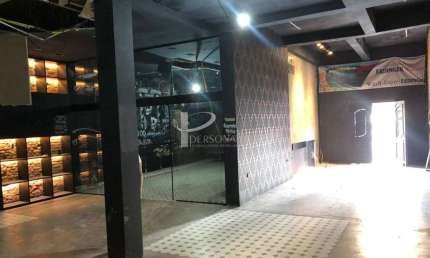 Belíssimo Prédio para locação com 333m², localizado na Rua Apucarana , esquina com a Rua Emilia Mare