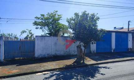 Casa com 2 quartos à venda no Jardim Baronesa, Taubaté  por R$ 270.000
