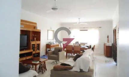 Casa com 4 quartos à venda no Centro, Ubatuba  por R$ 1.600.000