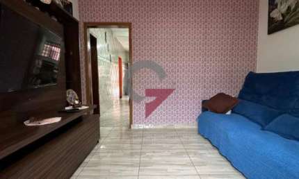 Casa com 3 quartos à venda na Vila Rezende, Taubaté  por R$ 480.000