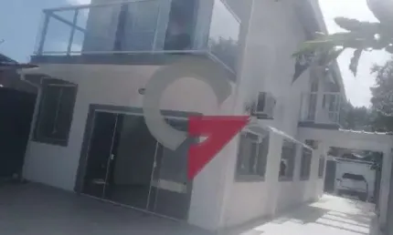 Casa com 3 quartos à venda no Pereque-Mirim, Ubatuba  por R$ 1.150.000