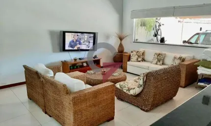 Casa com 2 quartos à venda em Toninhas, Ubatuba  por R$ 1.600.000