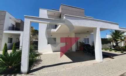 Casa em condomínio fechado com 3 quartos à venda em Areao, Taubaté  por R$ 580.000