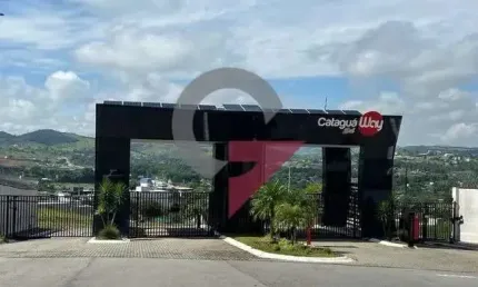 Terreno em condomínio fechado à venda na Chácara São Félix, Taubaté  por R$ 180.000