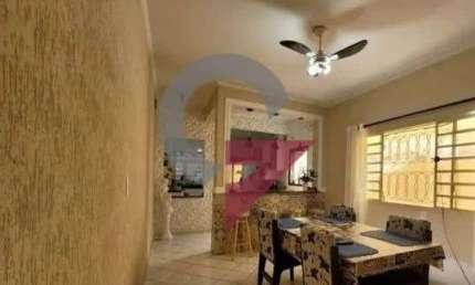 Casa com 3 quartos à venda no Quiririm, Taubaté  por R$ 430.000
