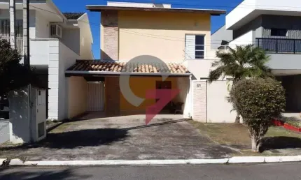 Casa em condomínio fechado com 3 quartos à venda no Parque São Luís, Taubaté  por R$ 798.000