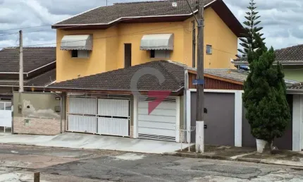 Casa com 3 quartos à venda no Campos Elíseos, Taubaté  por R$ 745.000