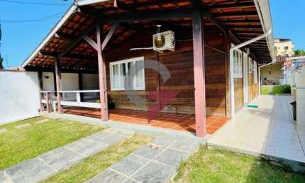 Casa com 2 quartos à venda em Toninhas, Ubatuba  por R$ 900.000