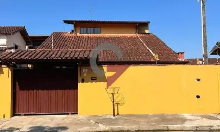 Casa com 4 quartos à venda em Estufa I, Ubatuba  por R$ 852.000