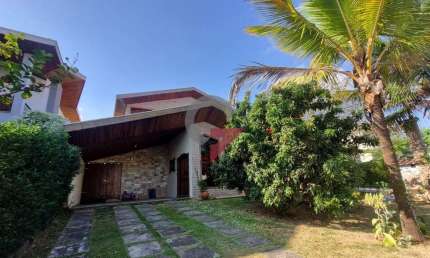 Casa em condomínio fechado com 6 quartos à venda no Condomínio Village Taubaté, Taubaté  por R$ 1.350.000