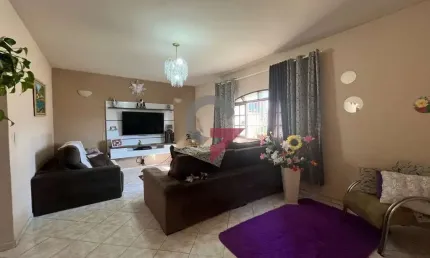 Casa com 3 quartos à venda no Parque São Cristóvão, Taubaté  por R$ 400.000