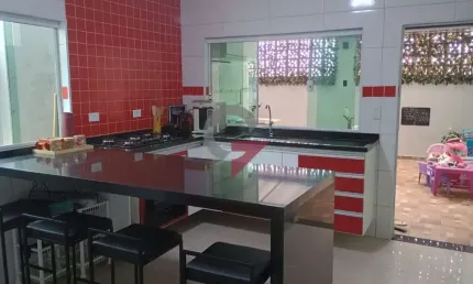 Casa com 3 quartos à venda no Jardim Continental II, Taubaté  por R$ 400.000