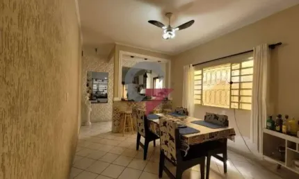 Casa com 3 quartos à venda no Quiririm, Taubaté  por R$ 426.500