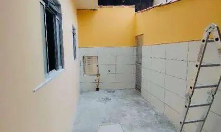 Casa 2 quartos, área externa e garagem. Bairro São Pedro.