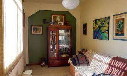 Apartamento 5 quartos, 3 banheiros, cozinha ampla e garagem. Ótima localização no Cruzeiro do Sul a 300m da av. Rio Branco