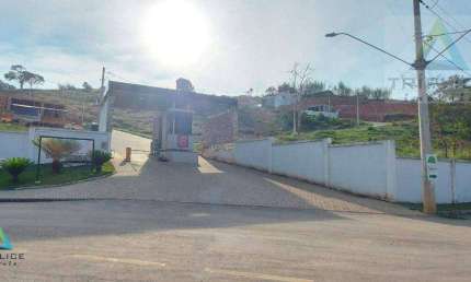 Terreno com excelente topografia e localização privilegiada em condomínio de alto padrão no Salvaterra, próximo à av. Deusdedith Salgado.