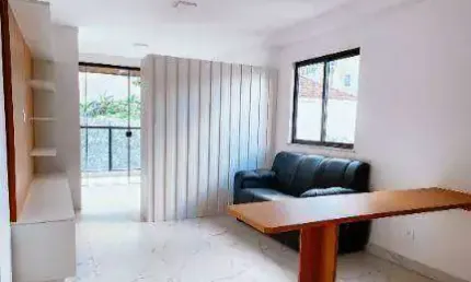 Studio mobiliado com varanda gourmet, vaga numerada, elevador, lazer no terraço. localização privilegiada no centro de juiz de fora.