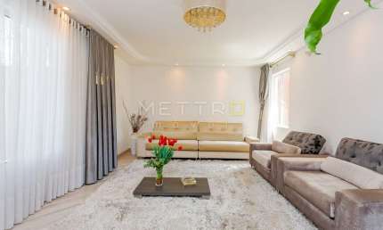 Casa com 4 quartos à venda na Panamá, 235, Bacacheri, Curitiba, 352 m2 por R$ 1.950.000