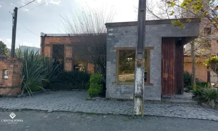 Casa com sala comercial à venda – excelente localização no bairro esquina, em ur
