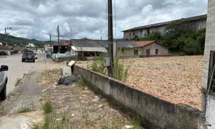 Lote urbano com 600 m², muito bem localizado no bairro esquina, em urubici.