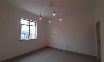 Apartamento de 2 quartos, 2 suítes, todo reformado, fino acabamento, vazio.