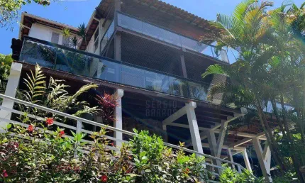 Casa no melhor condomínio de Itaipú, 3 amplos quartos, todos suítes, closet, lazer.