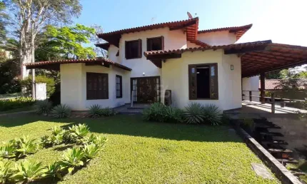 Linda casa duplex no melhor condomínio da Região Oceânica, Vale de Itaipú, 4 quartos, piscina.