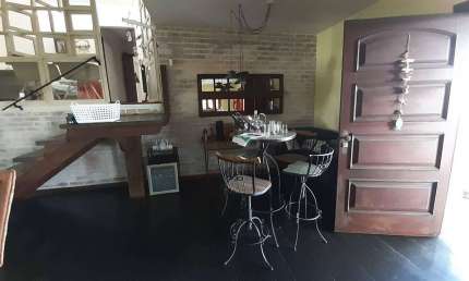 Ampla casa de 6 quartos, 4 suítes, vista deslumbrante p Baía de Guanabara