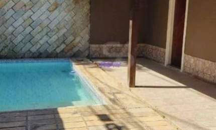 Casa com piscina 03quartos com suíte e 03vagas - Maravista