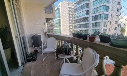 Venda em Icaraí, 4 quartos com 2 suítes e 2 vagas de garagem