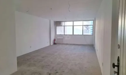 Sala comercila no centro de niterói, ampla, com 40 m², vazia , sol manhã.