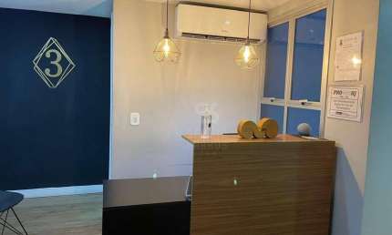 Cobertura comercial em Icaraí, ampla, 101 m², toda montada, 2ª quadra da praia, 1 vaga.