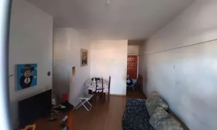 Apartamento de 2 quartos com varanda e 1 vaga. lazer. próximo ao guanabara.