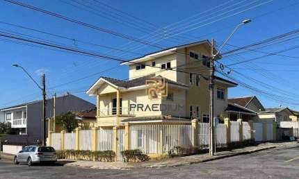 Sobrado com 3 dormitórios à venda, 270 m² por R$ 1.390.000 - Centro - Campo Largo/PR