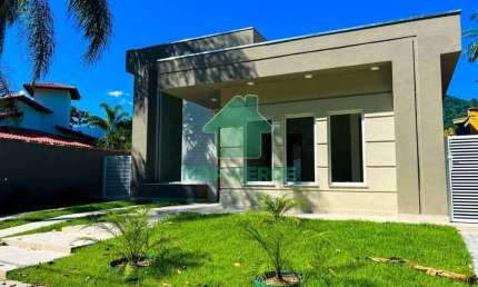 Casa Nova 4 Dormitórios com Piscina em Condomínio Fechado Mar Verde