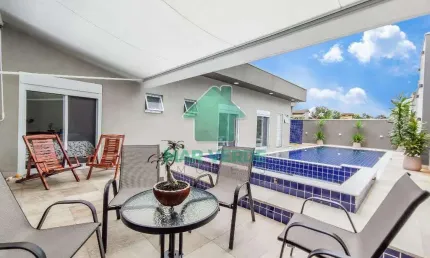 Casa Alto Padrão 4 suítes piscina com hidro em condomínio fechado Residencial Mar Verde