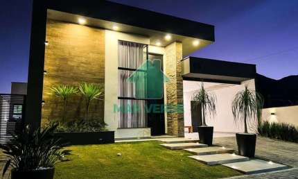 Casa Alto Padrão Nova 4 dorm com piscina em Condomínio Fechado
