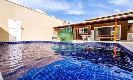 Casa Espetacular Locação Temporada 3 dormitórios com piscina em Condomínio Fechado