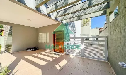 Espetacular Sobrado 4 Suítes com Piscina em Condominio Fechado