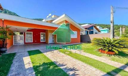 Casa 3 Dorm com Suíte e Piscina em Condominio Fechado