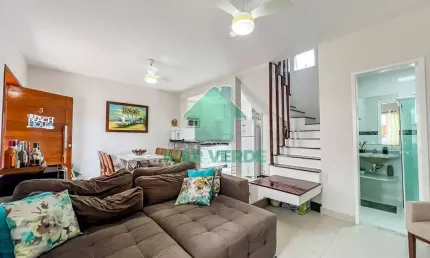 Sobrado Triplex Mobiliado com 2 Suítes em Condomínio Fechado a 800m da Praia do Massaguaçu