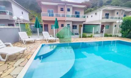 Casa com 3 Quartos e Suíte em Condomínio com Piscina no Massaguaçu