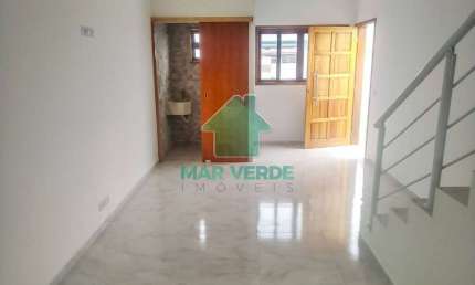 Sobrado com 2 Quartos e Suíte, Quintal Gramado e Garagem para 2 Carros - Pronto para Financiar!