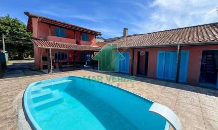 Seu Refúgio na Praia! Casa com 5 Dormitórios no Condomínio Mar Verde