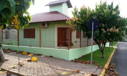 Casa com 3 dormitórios à venda, 150 m² por R$ 760.000,00 - Centro - Campo Bom/RS