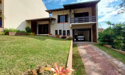 Sobrado com 3 dormitórios à venda, 1 m² por R$ 730.000 - Petrópolis - Novo Hamburgo/RS