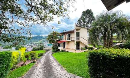 Casa com 2 dormitórios, 200 m² - venda por R$ 800.000,00 ou aluguel por R$ 3.685,00/mês - Floresta - Estância Velha/RS