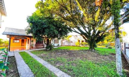Casa com 2 dormitórios para alugar, 140 m² por R$ 5.300,00/mês - Centro - Portão/RS